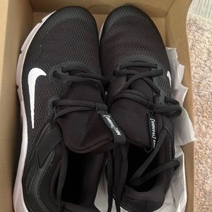 WWNS Nike Legend Essential